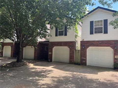 904 S Wood AVE, Fayetteville, AR 72701