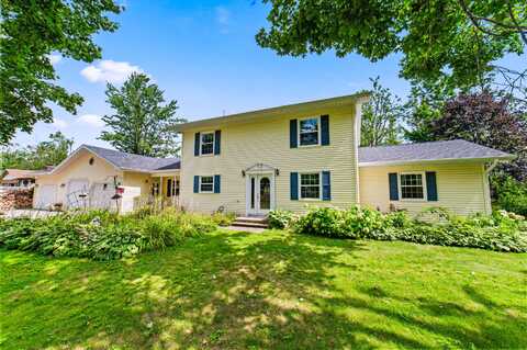906 Woodcrest Drive, Gaylord, MI 49735
