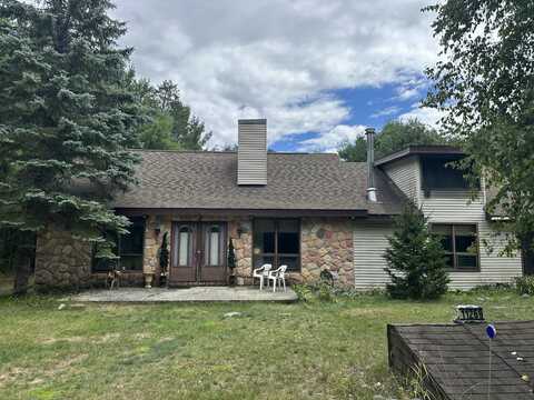 11269 Tanglewood Dr, Roscommon, MI 48653