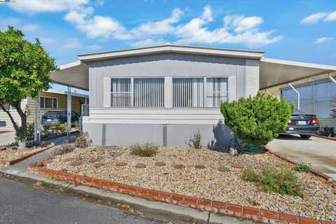 711 Old Canyon Rd, Fremont, CA 94536