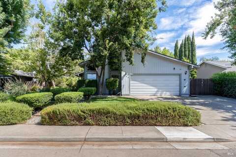 920 N Lincoln Street, Dixon, CA 95620