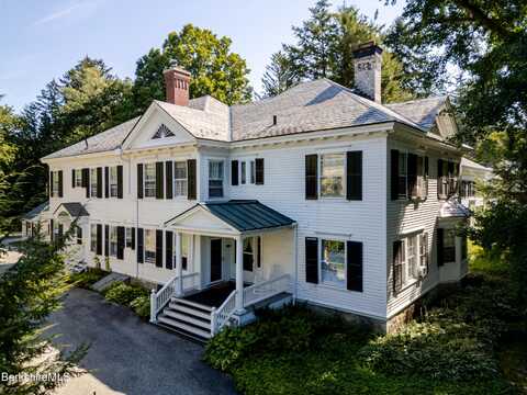41 Main St, Stockbridge, MA 01262
