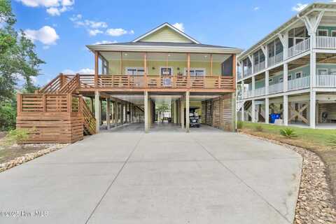 115 SE 45th Street, Oak Island, NC 28465