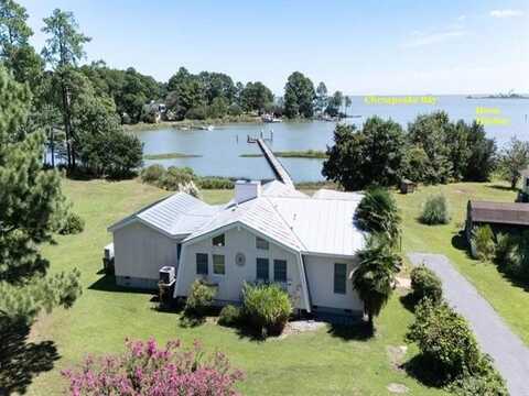 633 Morse Point Road, Port Haywood, VA 23138