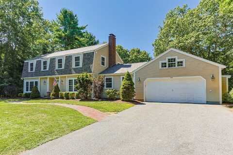 106 Upland Road, Plympton, MA 02367