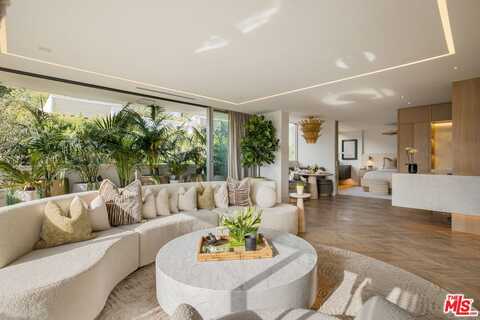 8787 Shoreham Dr, West Hollywood, CA 90069