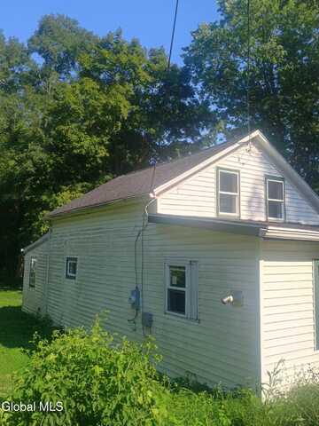 814 River Road, New York, NY 12033