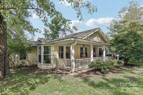 914 White Pine Drive, Hendersonville, NC 28739