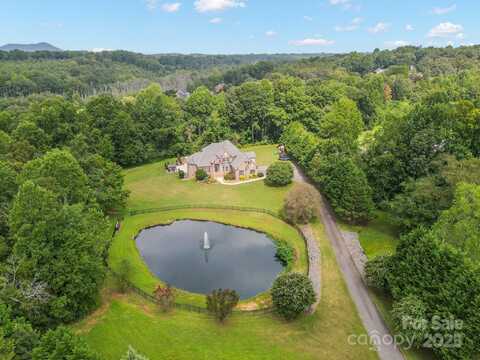 1315 James Farm Road, Hickory, NC 28602