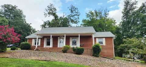 33 Lake Street, Badin, NC 28009
