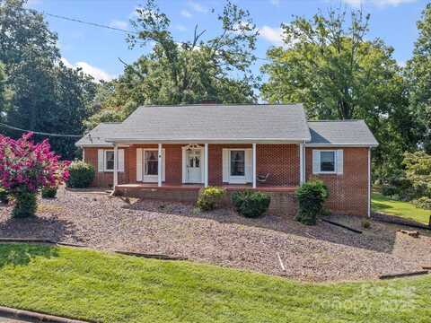 33 Lake Street, Badin, NC 28009