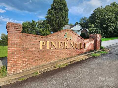 Pineknoll Drive unit: 30, Hickory, NC 28602