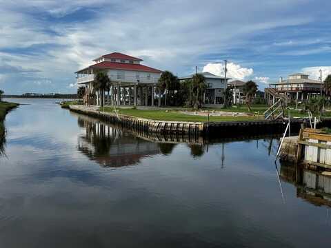 225 Tenth Ave, Horseshoe Beach, FL 32648