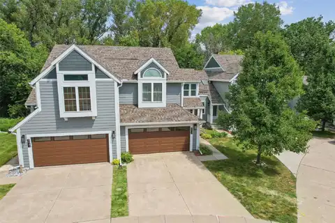 8037 Cobblestone Court, Urbandale, IA 50322
