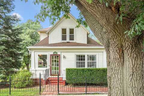 707 Hatton Avenue, Dallas Center, IA 50063