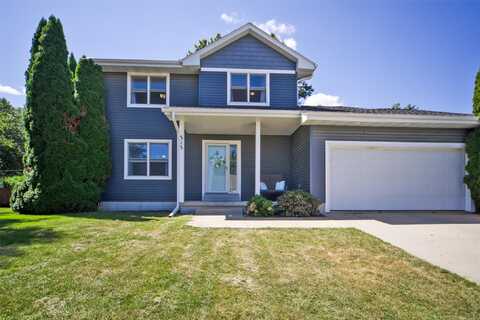 315 NE Cedar Avenue, Earlham, IA 50072