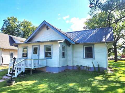 110 NW 1st Street, Melcher Dallas, IA 50163