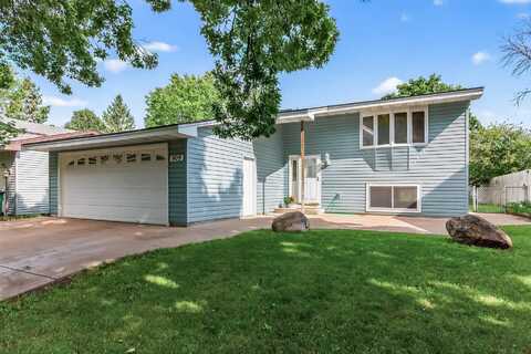 909 104th Avenue NW, Coon Rapids, MN 55433
