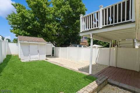 52 Atlantic St, Highlands Boro, NJ 07732