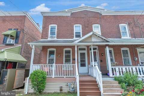 131 N 3RD AVENUE, ROYERSFORD, PA 19468