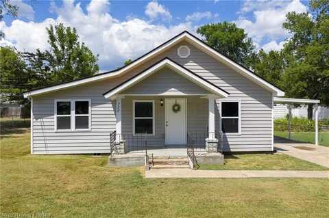 722 2nd ST, Charleston, AR 72949
