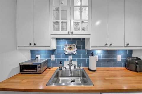 250 Triumph Drive NW, Atlanta, GA 30327