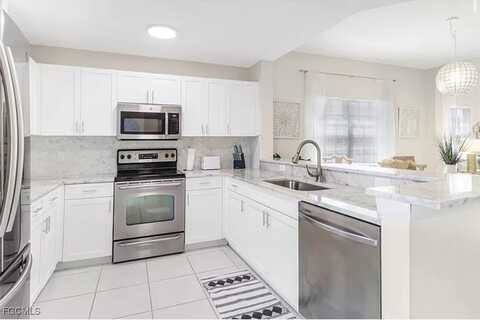 4450 BOTANICAL PLACE Circle unit: 301, Naples, FL 34112