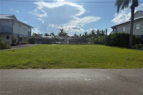 2480 Sycamore Street, Saint James City, FL 33956