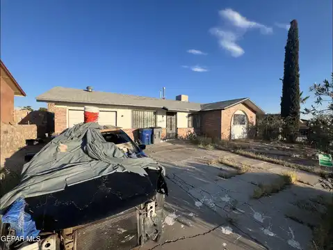 1612 PHIL GIBBS Drive, El Paso, TX 79936