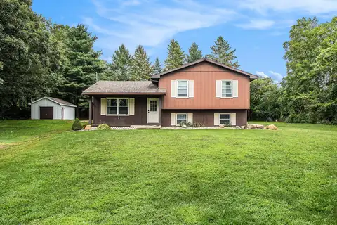 6330 Calhoun Road, Albion, MI 49224