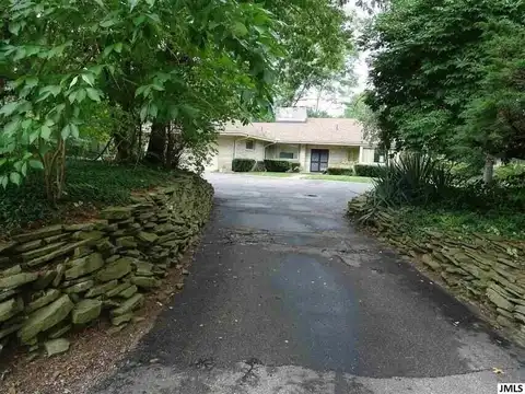 5100 BROWNS LAKE Road, Jackson, MI 49203