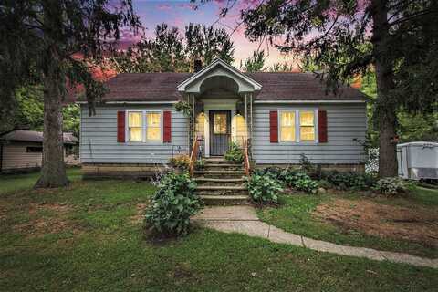 7079 US-12, Three Oaks, MI 49128