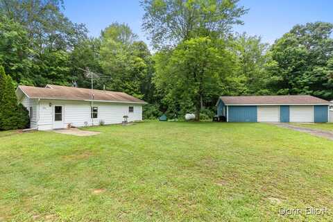 901 Half Moon Lake Drive SW, Stanton, MI 48888