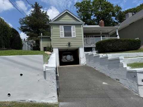 11 Front St, Dover, NJ 07801