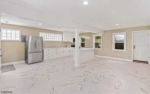 63 Maple Ave, Irvington, NJ 07111