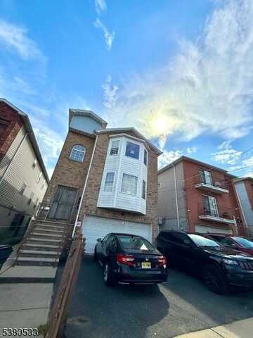 24 Hunter St FL2, Newark, NJ 07114