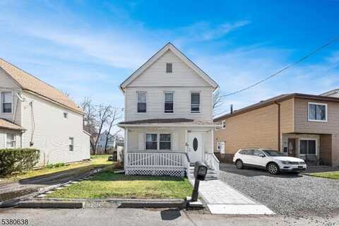 22 Treptow St Hm, Little Ferry Boro, NJ 07643