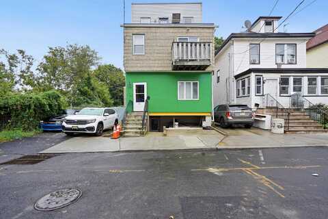 22 WEGMAN CT, Greenville, NJ 07305