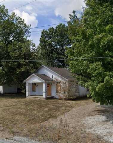 304 S High Street, Windsor, MO 65360