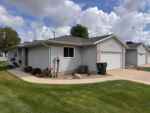 3405 Queen Dr SW, Cedar Rapids, IA 52404