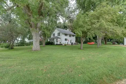 2160 430th Avenue, Estherville, IA 51334