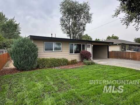 830 S 14th E, Mountain Home, ID 83647