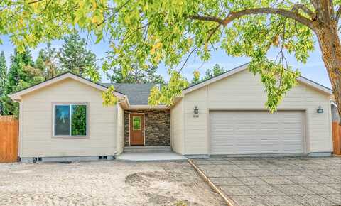 834 Quail Park Circle, Klamath Falls, OR 97601