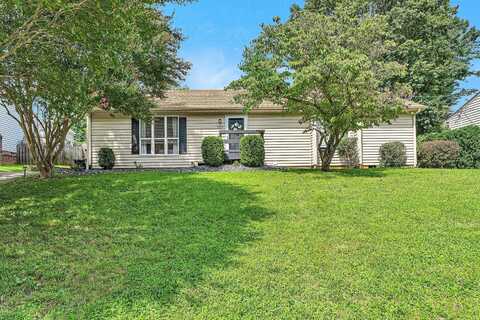 5579 Cynthia DR, Roanoke, VA 24018