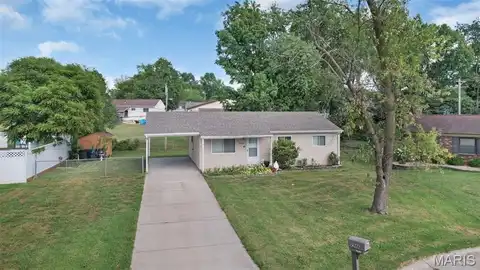2986 Joyce Court, Maryland Heights, MO 63043