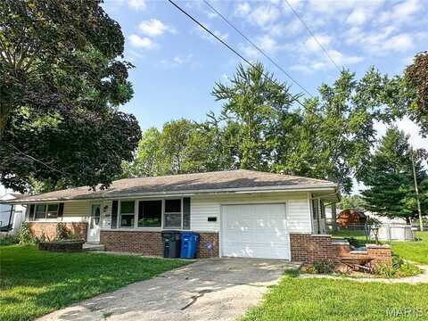 609 Maple Street, Greenville, IL 62246