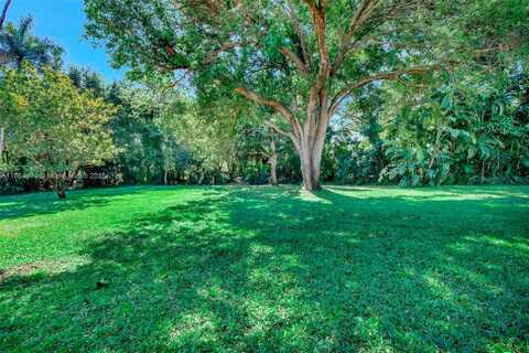 100 N Hibiscus Court, Plantation, FL 33317