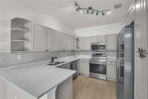 1125 Doveplum St, Hollywood, FL 33019