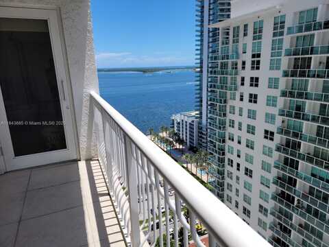 1200 Brickell Bay Dr, Miami, FL 33131