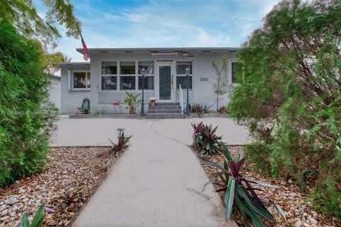 1923 Dewey St, Hollywood, FL 33020